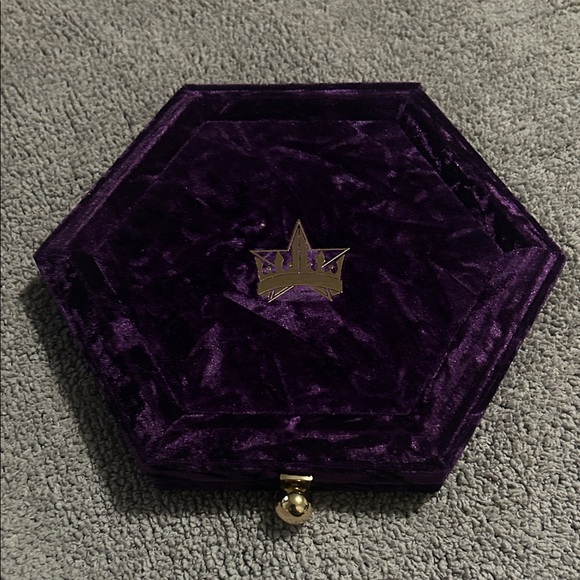 Jeffree Star Other - Jeffree Star Purple Velvet Hexagonal Blood Lust
